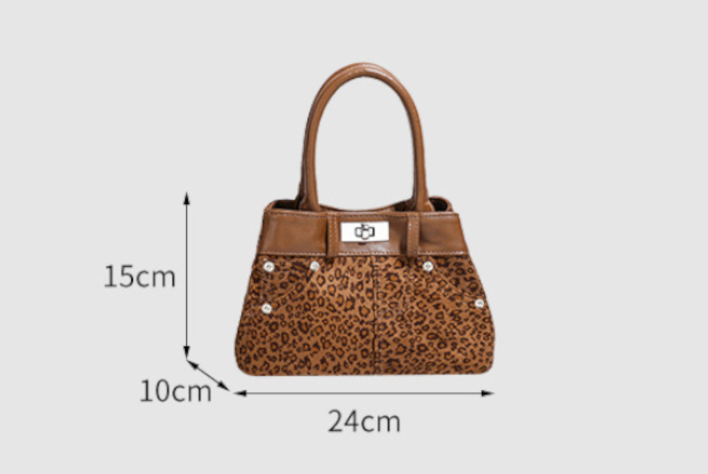 A stylish and luxurious small handbag for commuting.
