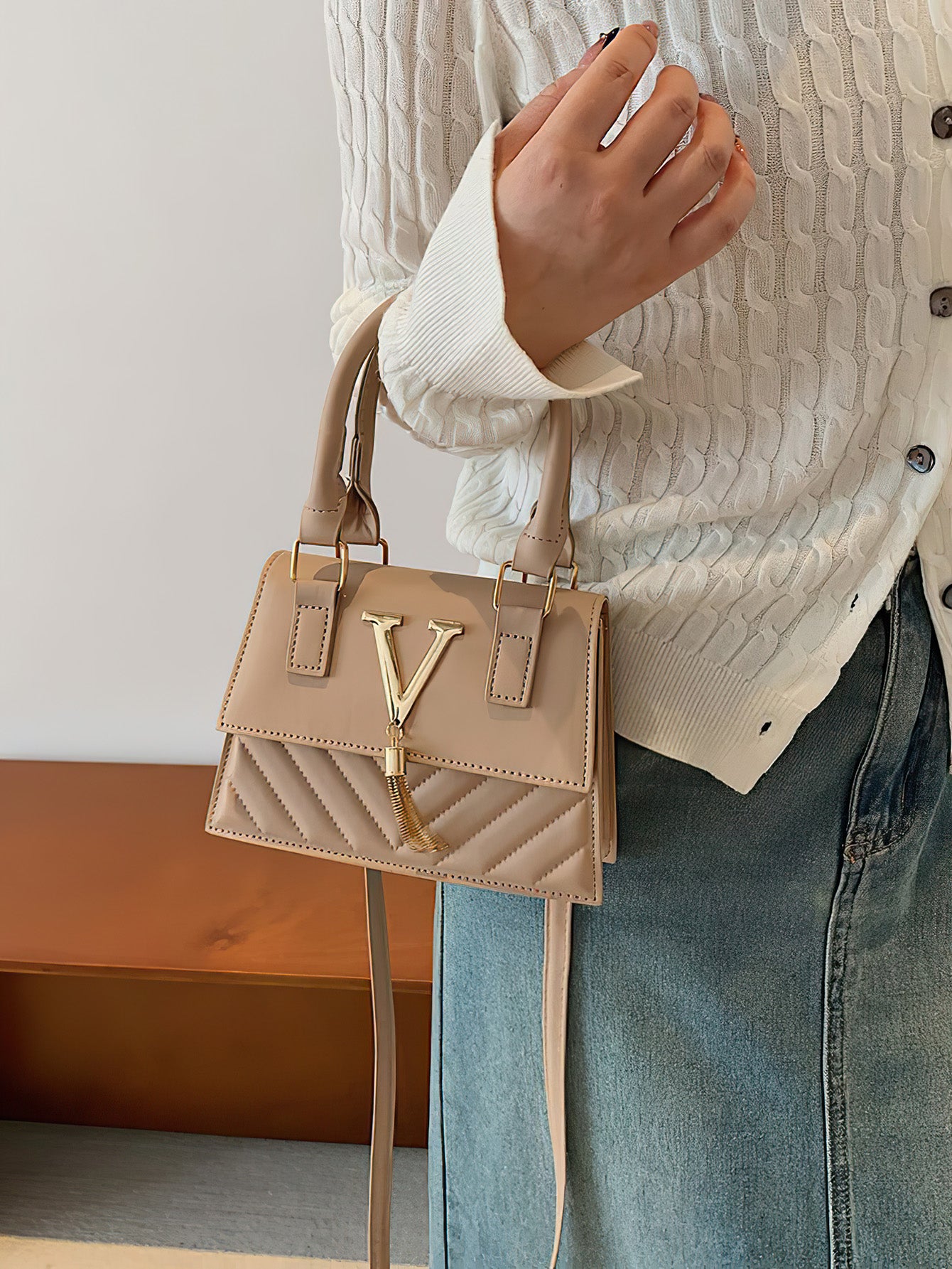Retro Chic Square Bag: Effortless Versatility for Modern Life - 4 Colours