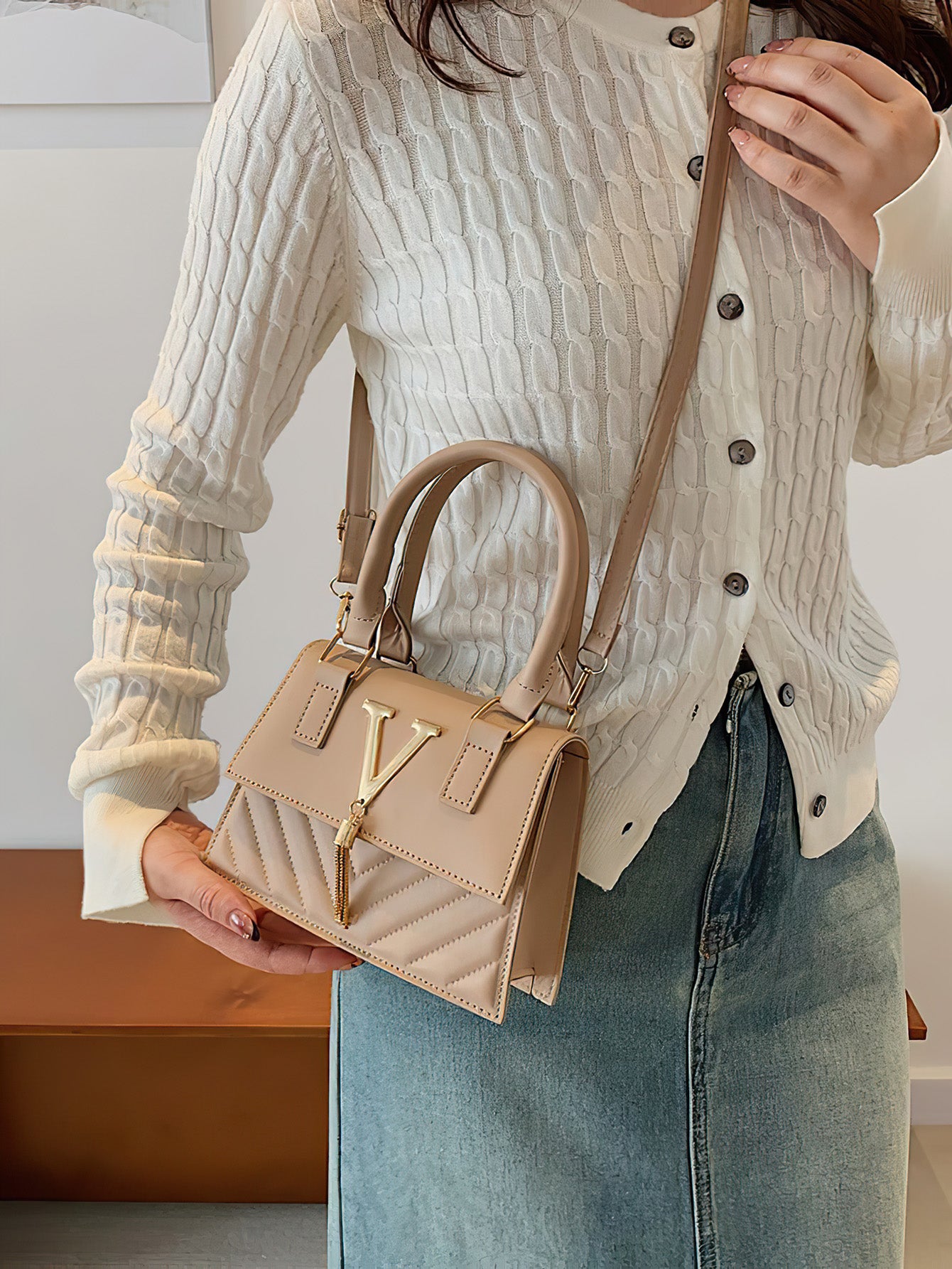 Retro Chic Square Bag: Effortless Versatility for Modern Life - 4 Colours
