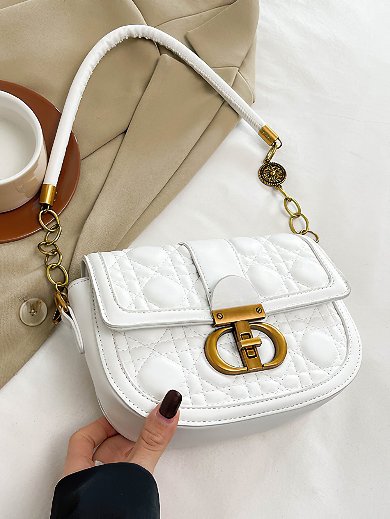 Urban Elegance Redefined: Luxe Saddle Bag with Diamond Quilting - 7 Colours