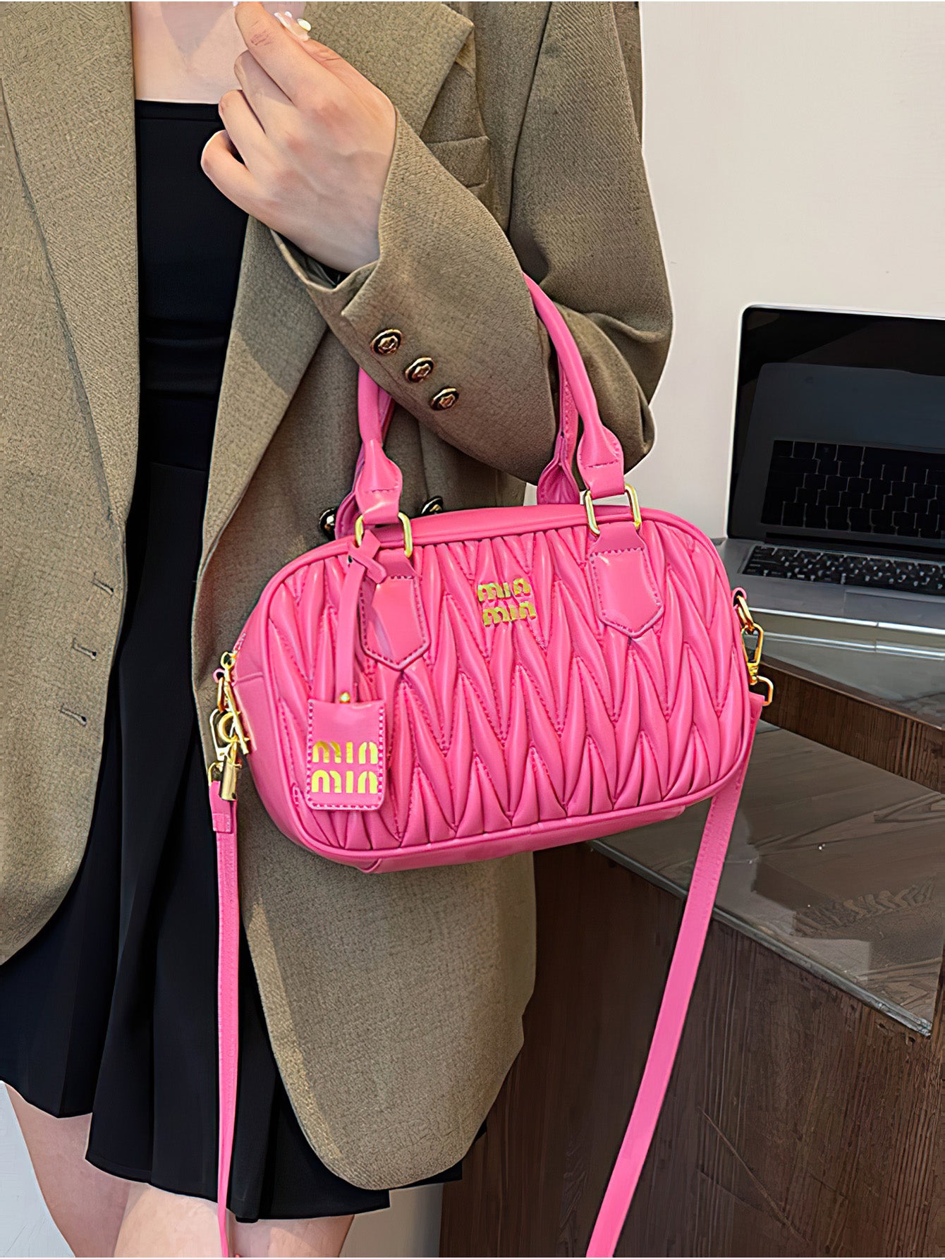 Chic Bowling Bag: Modern Elegance with Urban Minimalism - 6 Colours