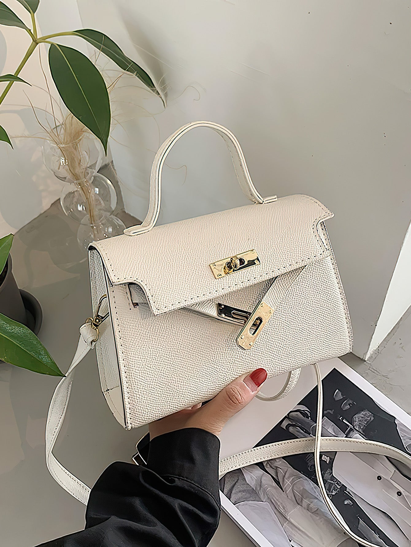 Stylish Lock Buckle Women's Bag - 5 Colours
