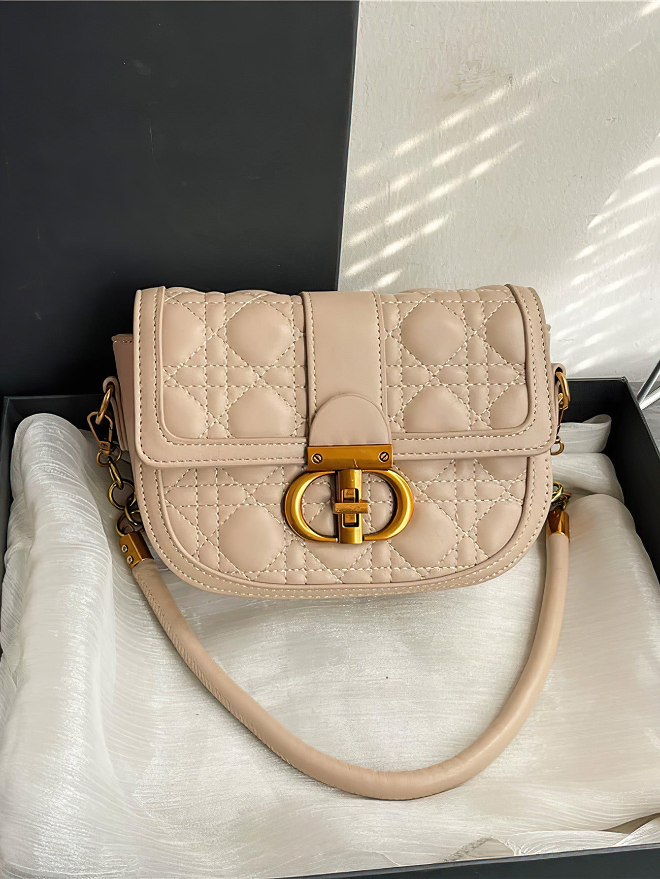 Urban Elegance Redefined: Luxe Saddle Bag with Diamond Quilting - 7 Colours