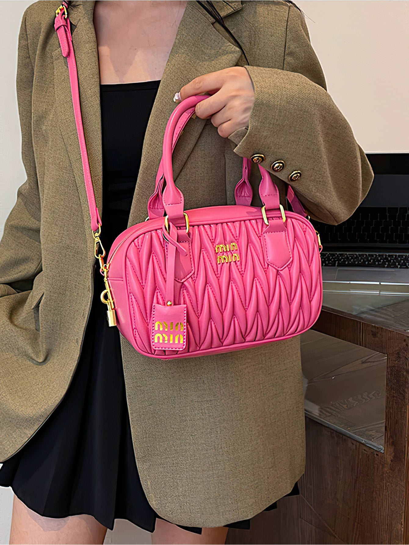 Chic Bowling Bag: Modern Elegance with Urban Minimalism - 6 Colours