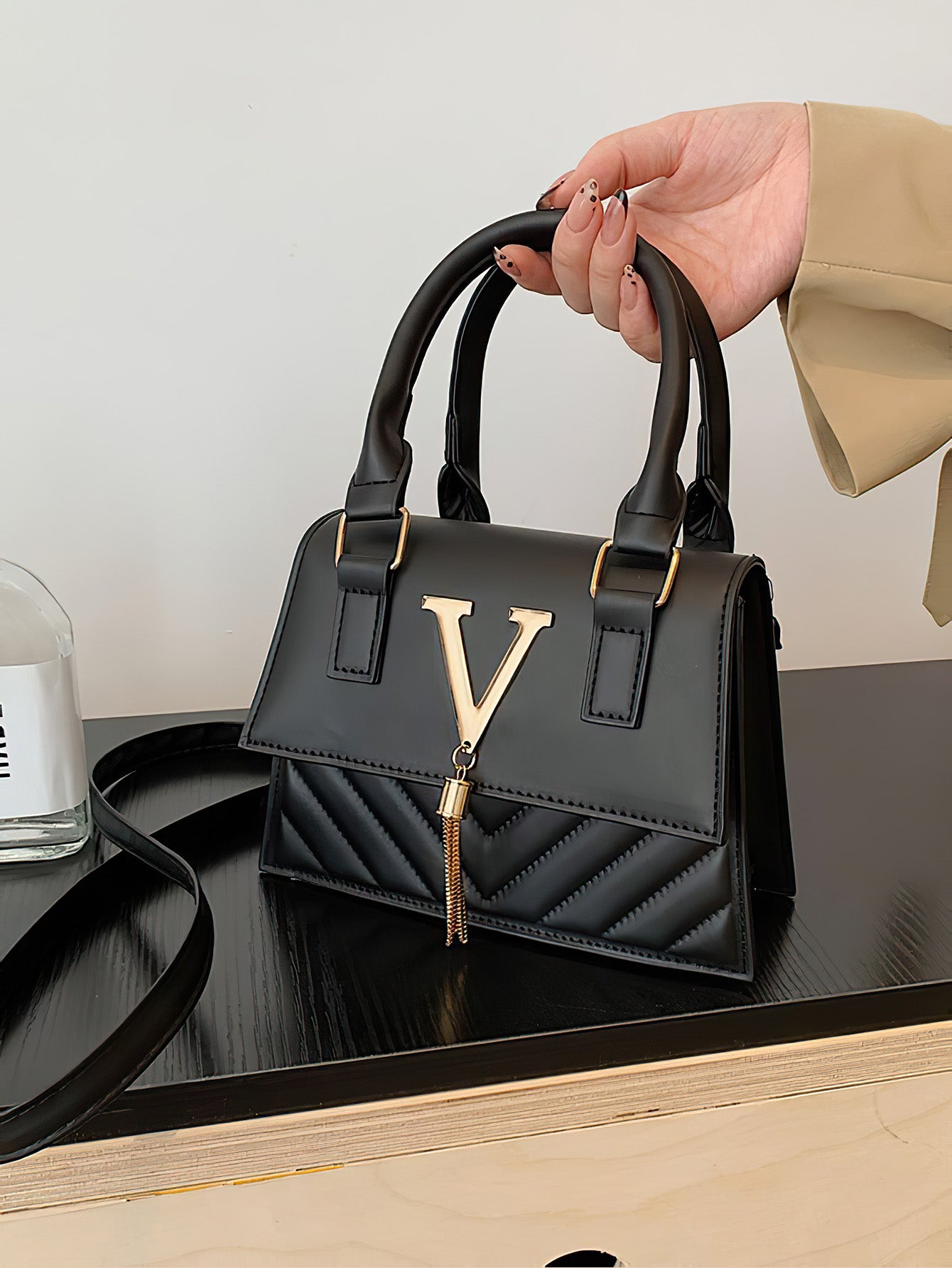 Retro Chic Square Bag: Effortless Versatility for Modern Life - 4 Colours