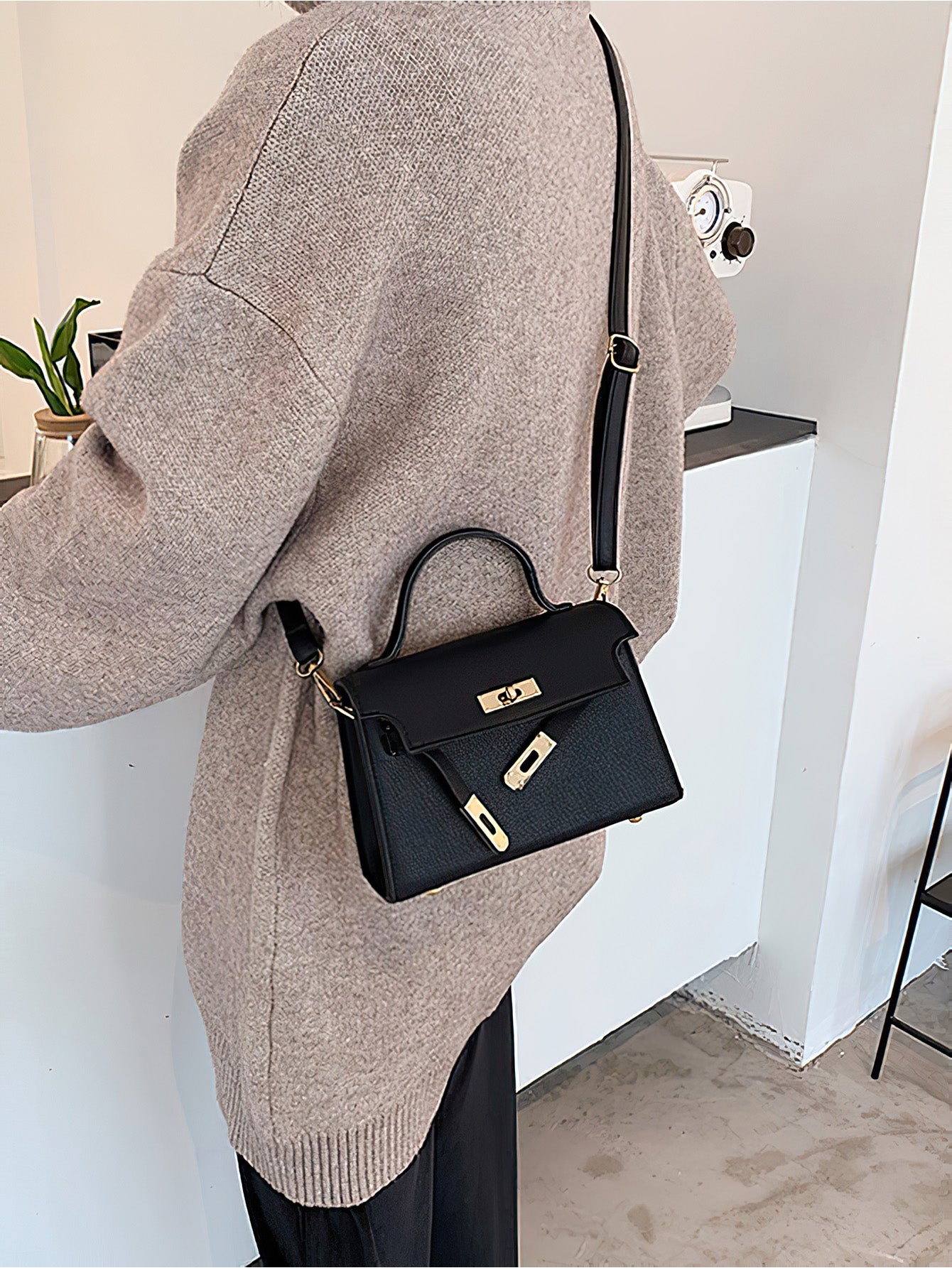 Stylish Lock Buckle Women's Bag - 5 Colours