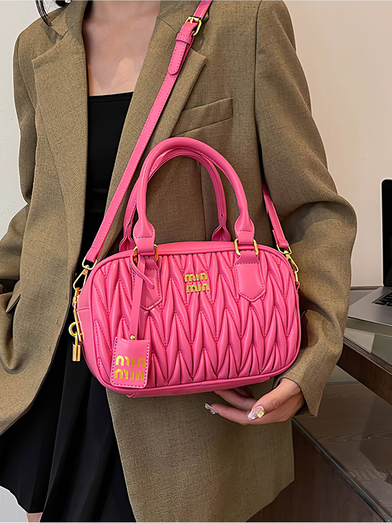 Chic Bowling Bag: Modern Elegance with Urban Minimalism - 6 Colours