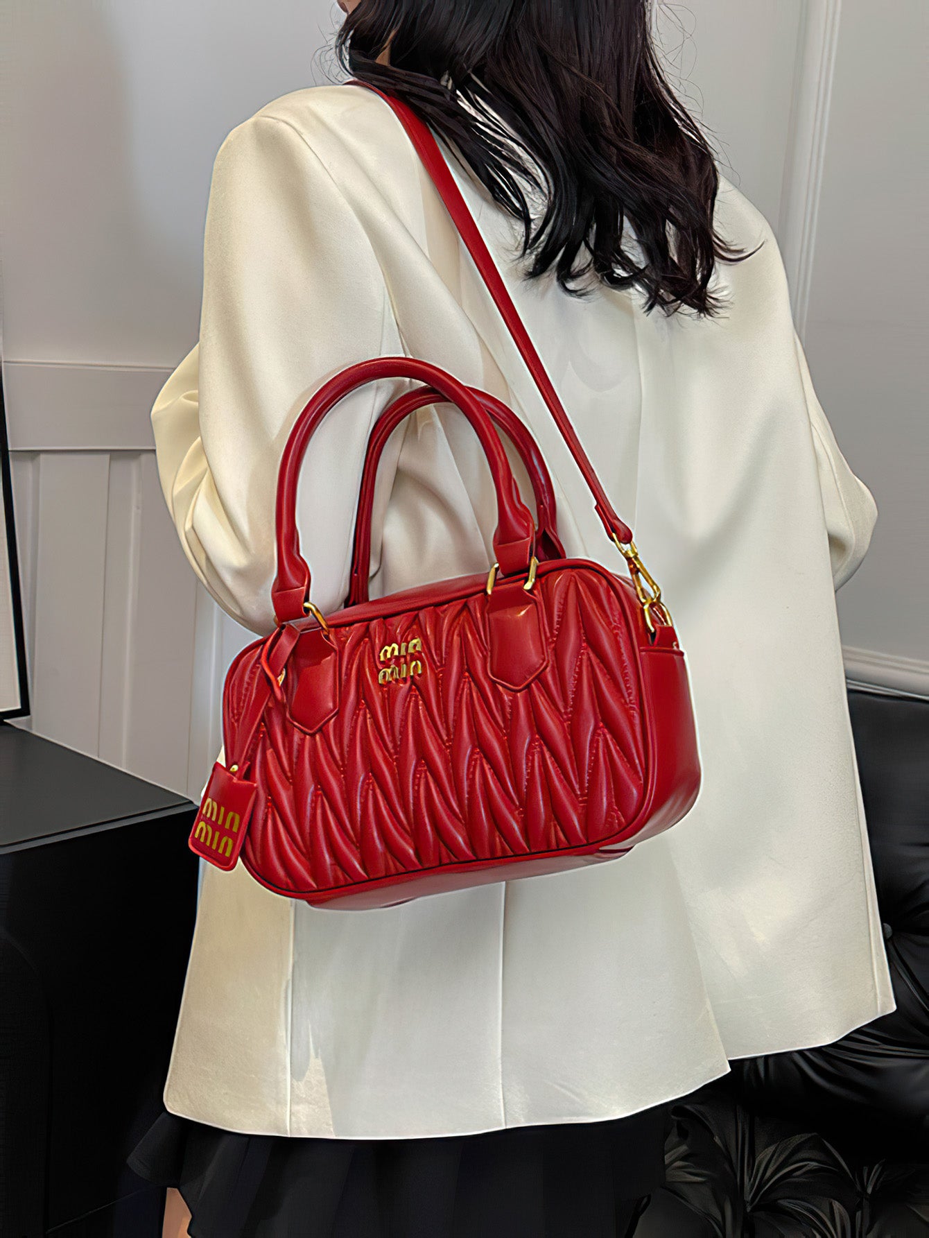 Chic Bowling Bag: Modern Elegance with Urban Minimalism - 6 Colours