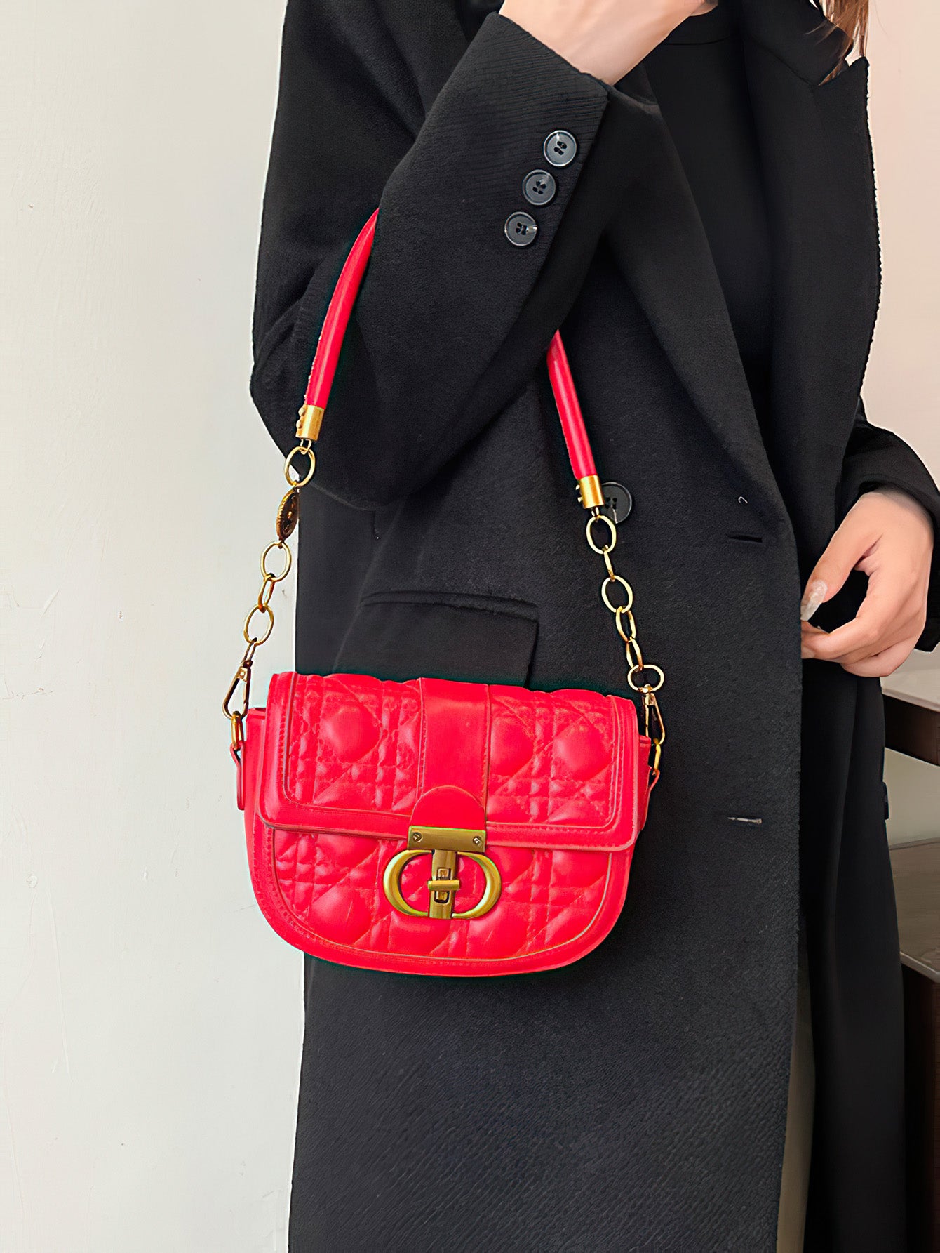 Urban Elegance Redefined: Luxe Saddle Bag with Diamond Quilting - 7 Colours