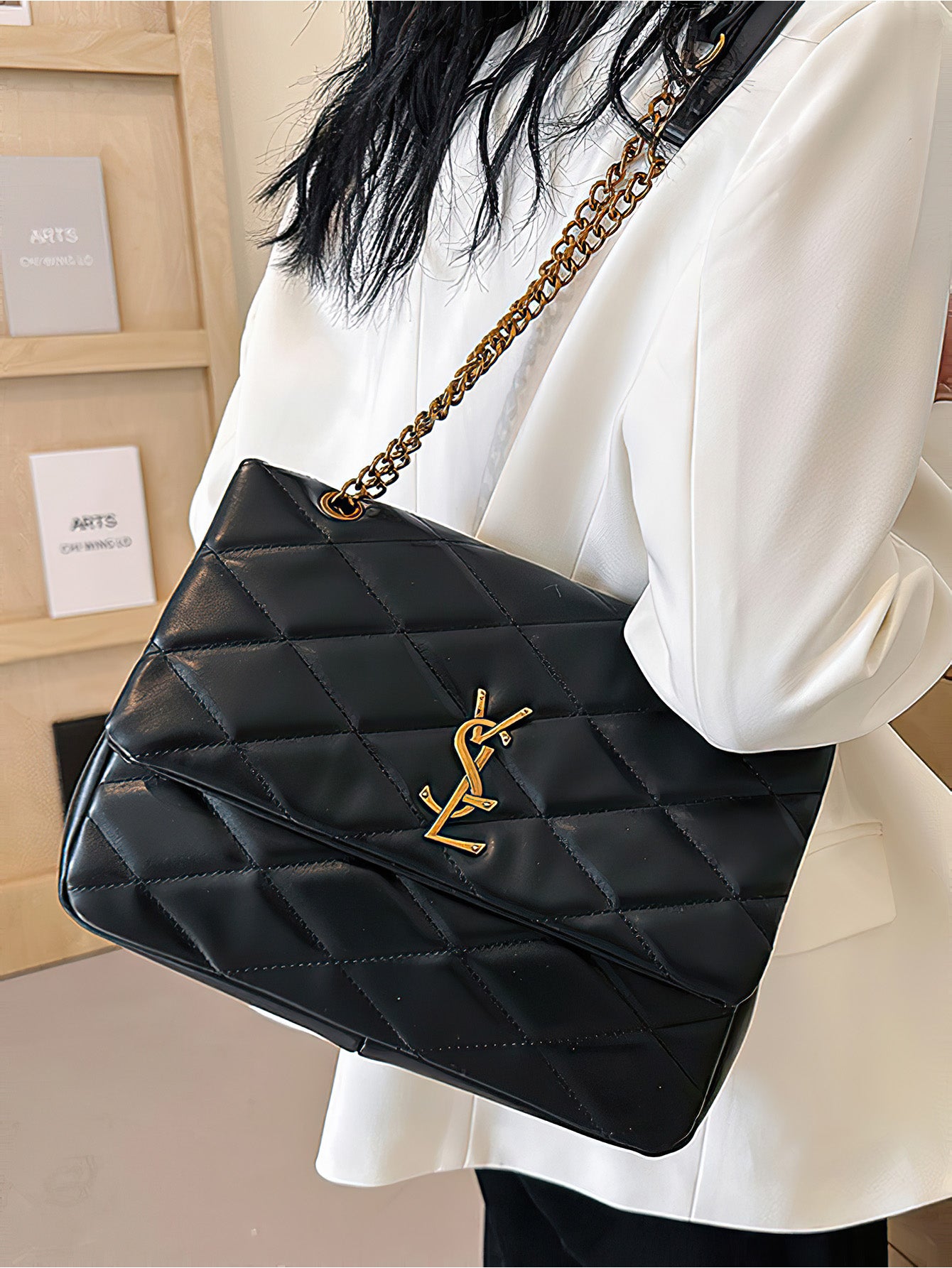 Timeless Chic: Classic Quilted Chain Crossbody Bag for Effortless Style
