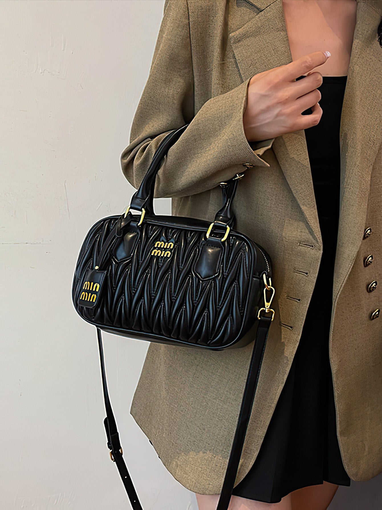 Chic Bowling Bag: Modern Elegance with Urban Minimalism - 6 Colours