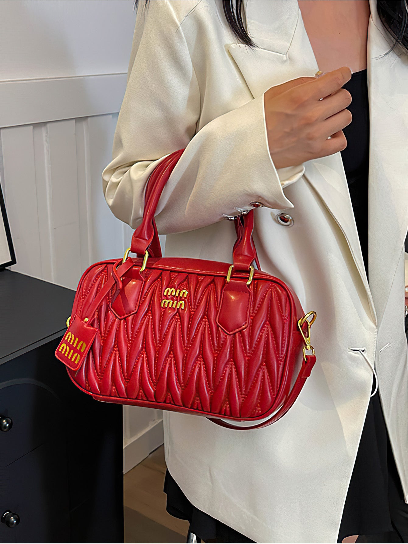Chic Bowling Bag: Modern Elegance with Urban Minimalism - 6 Colours