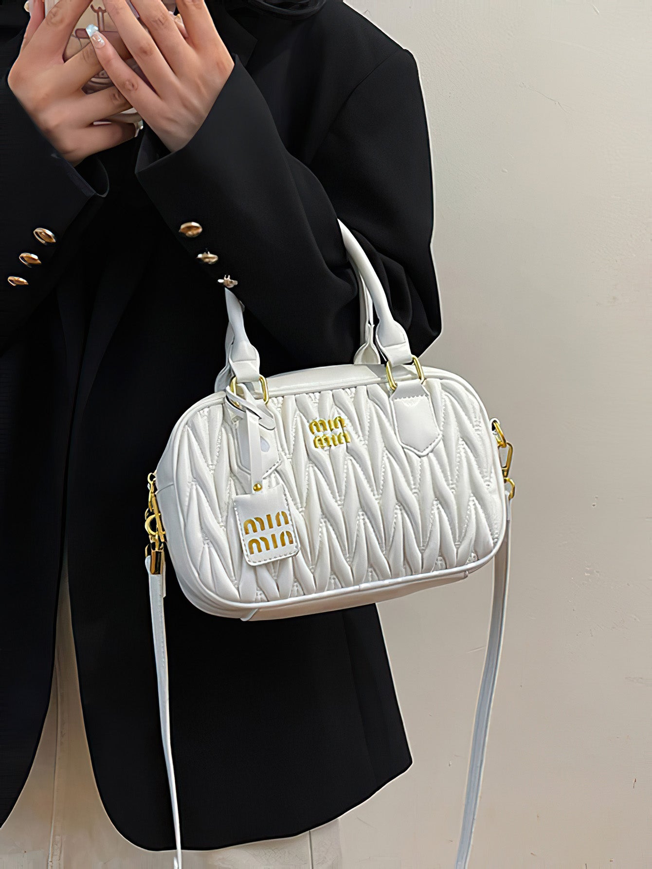 Chic Bowling Bag: Modern Elegance with Urban Minimalism - 6 Colours