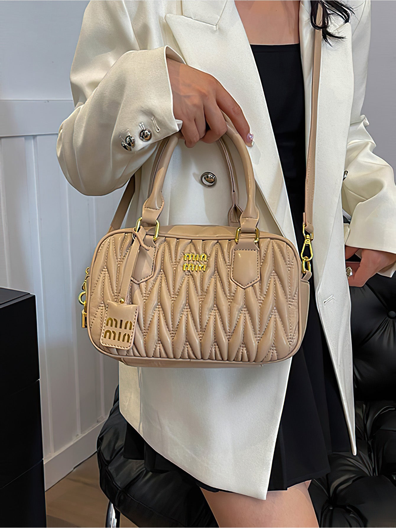 Chic Bowling Bag: Modern Elegance with Urban Minimalism - 6 Colours