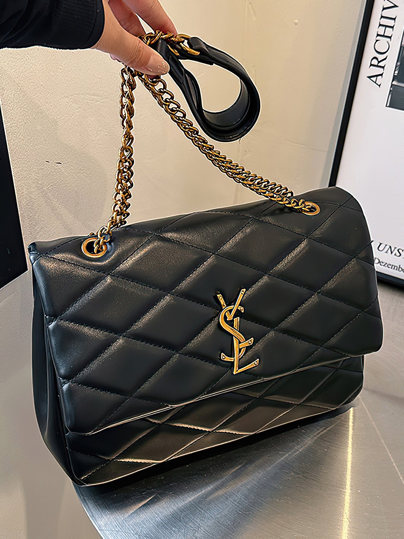 Timeless Chic: Classic Quilted Chain Crossbody Bag for Effortless Style