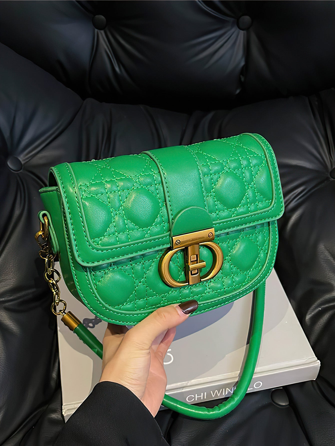 Urban Elegance Redefined: Luxe Saddle Bag with Diamond Quilting - 7 Colours