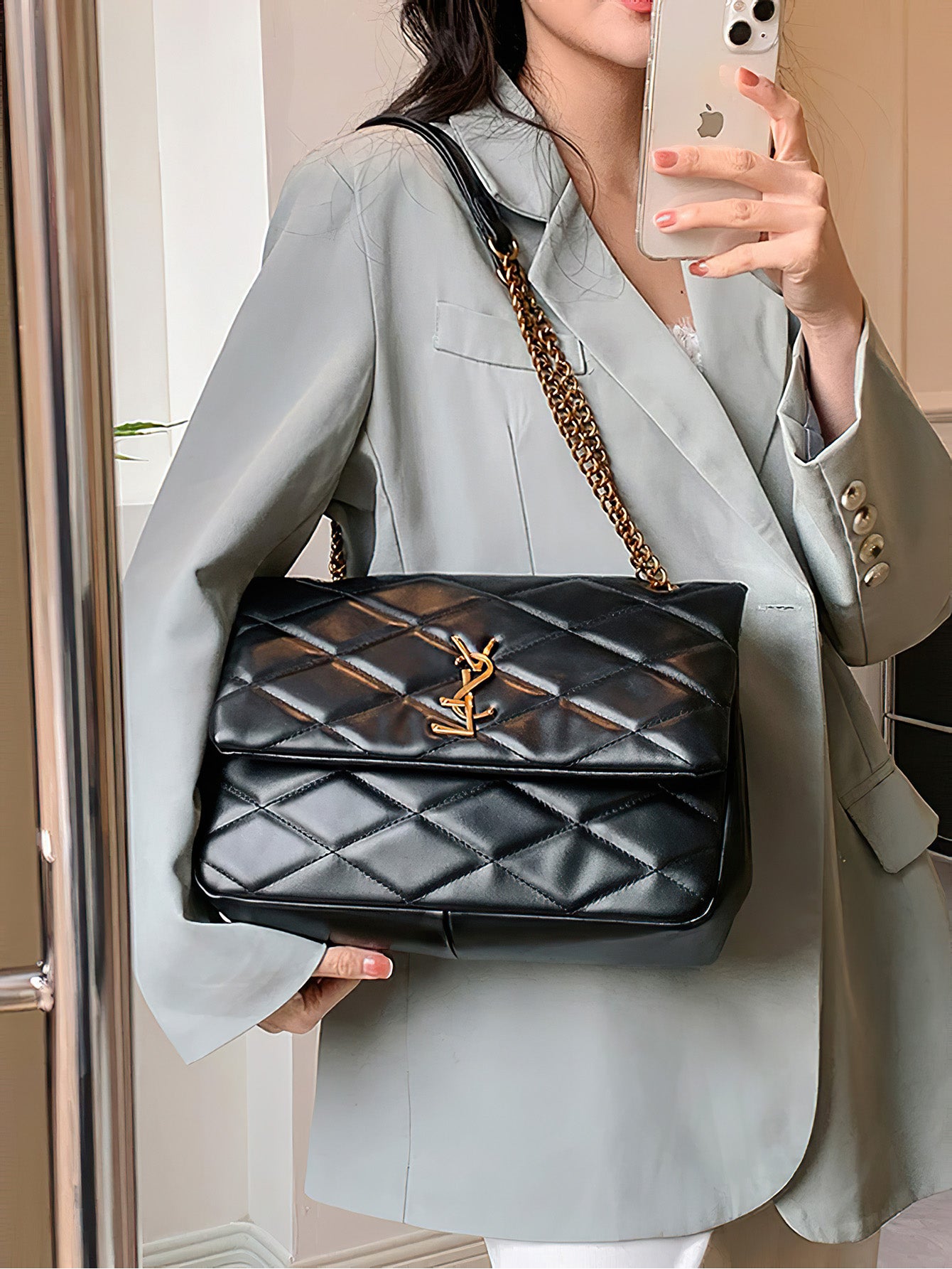 Timeless Chic: Classic Quilted Chain Crossbody Bag for Effortless Style