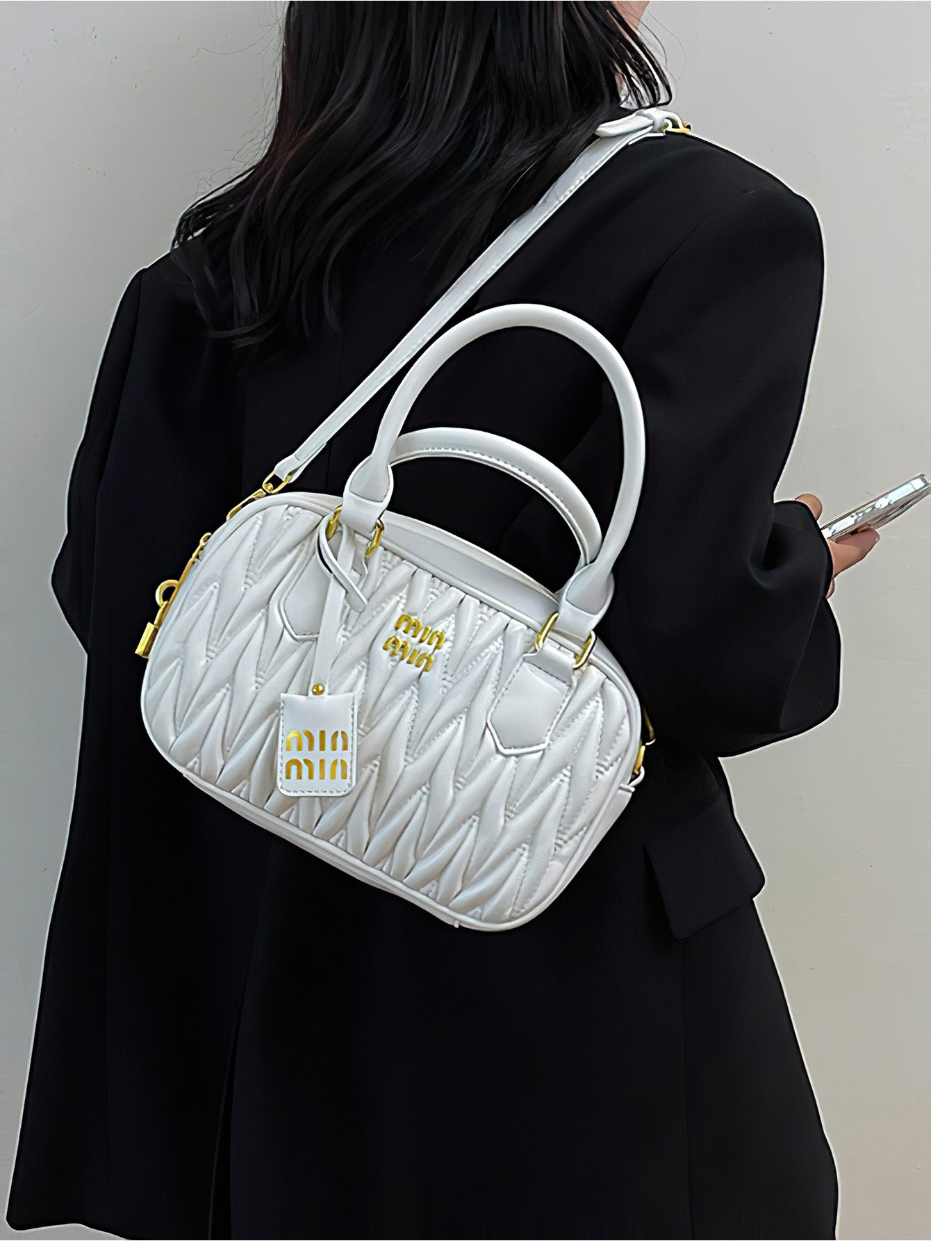 Chic Bowling Bag: Modern Elegance with Urban Minimalism - 6 Colours