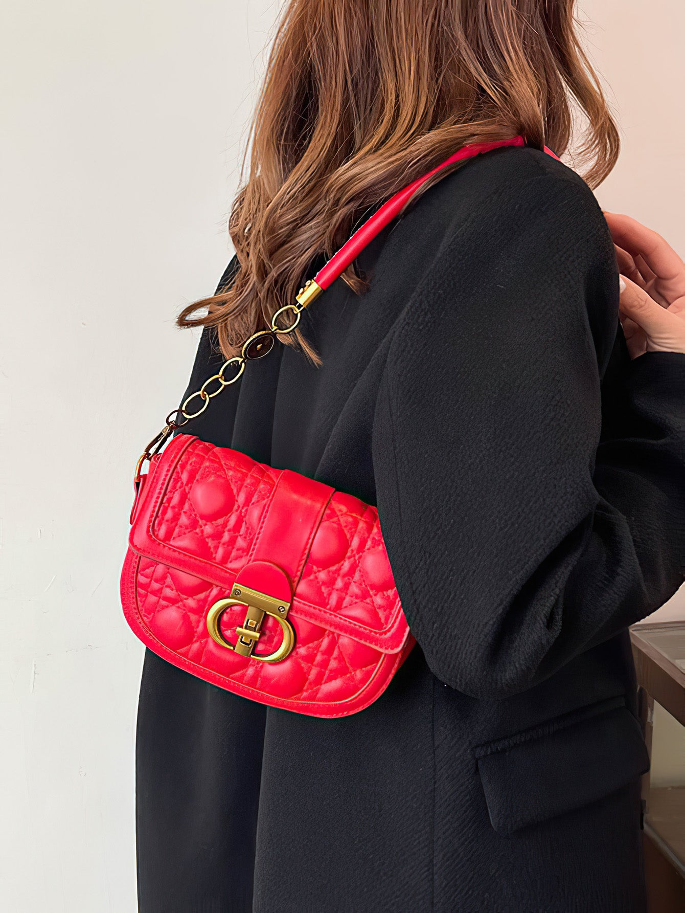 Urban Elegance Redefined: Luxe Saddle Bag with Diamond Quilting - 7 Colours