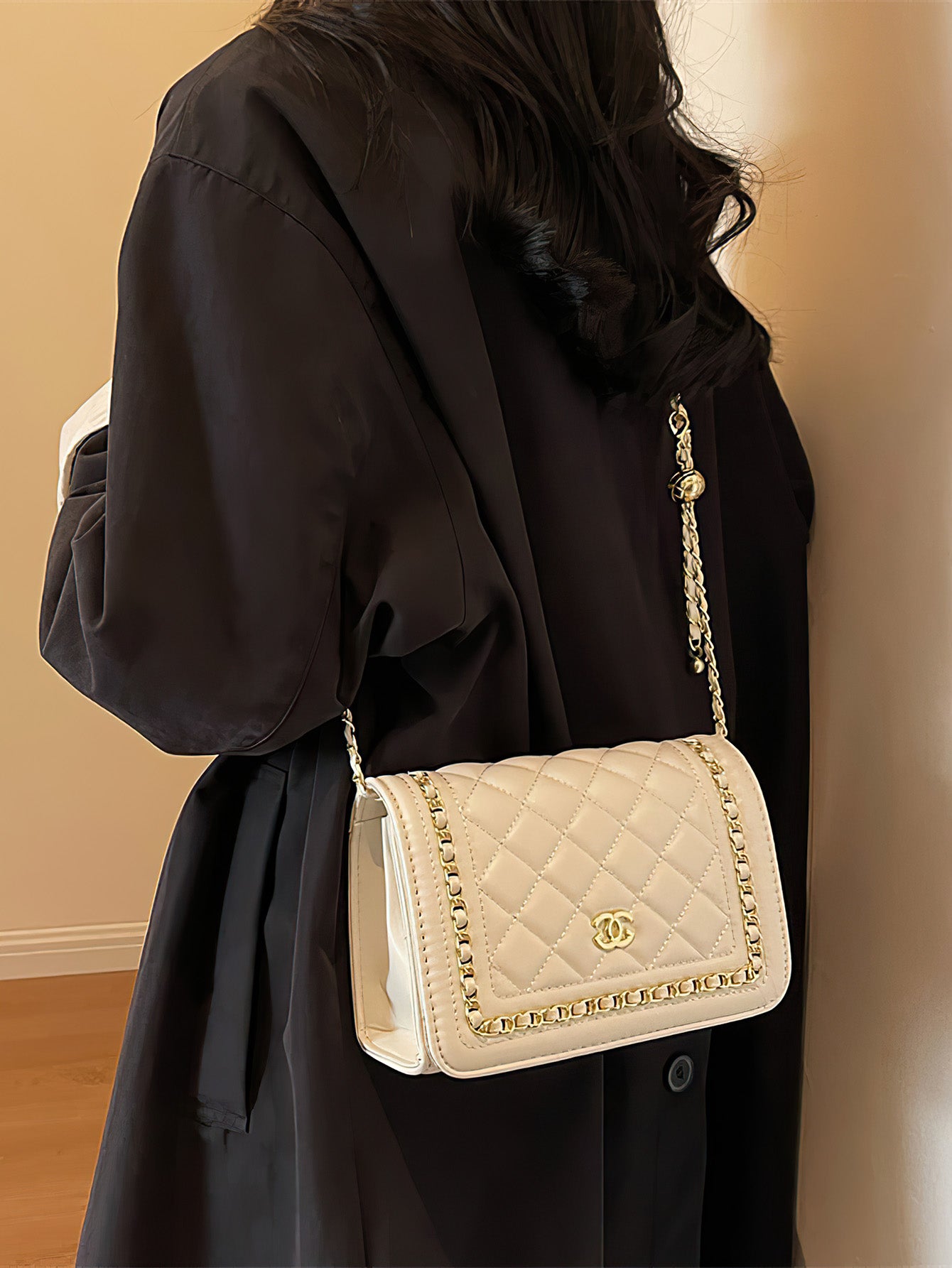 Quilted Chain-Accent Square Bag: Luxe Minimalist Companion - 2 Colours