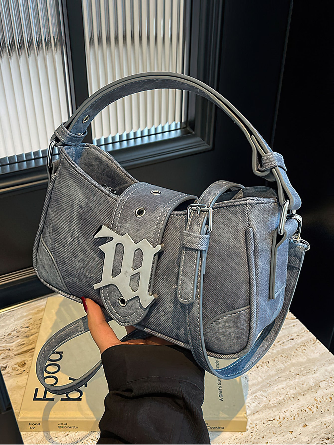 Chic Magnetic Closure Hobo Bag - 4 Colours