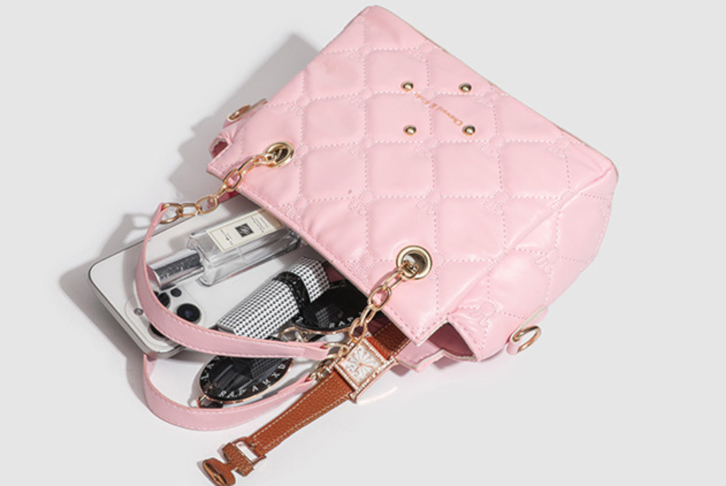 Versatile Crossbody Bag for Commuters