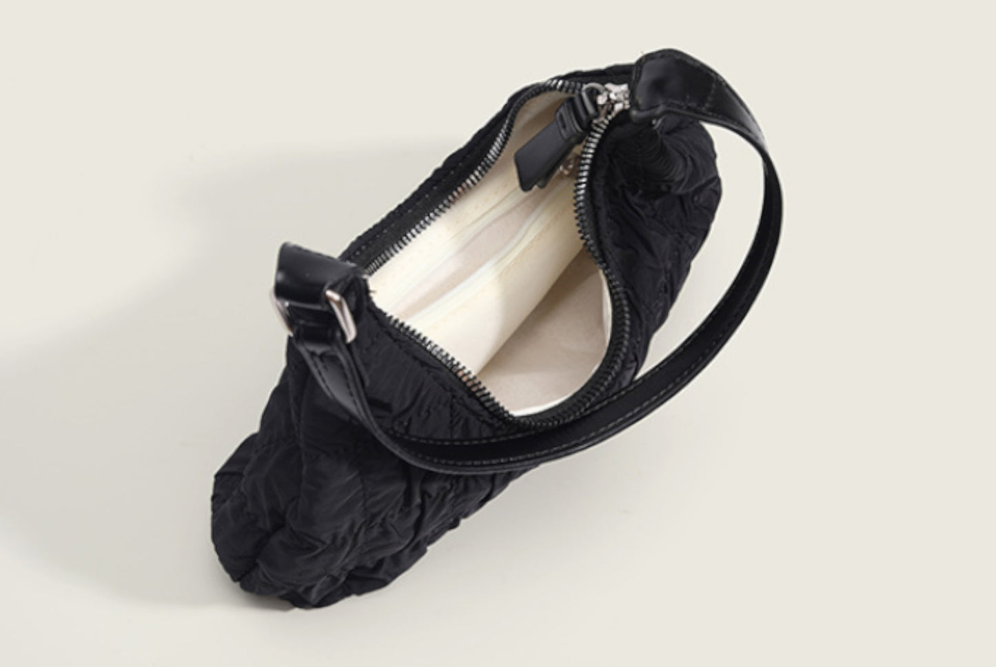 Versatile and Stylish Dumpling-Shaped Shoulder Bag