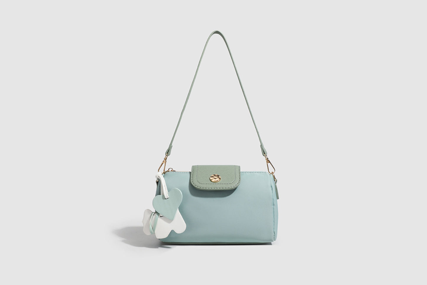 Stylish and versatile commuter handbag