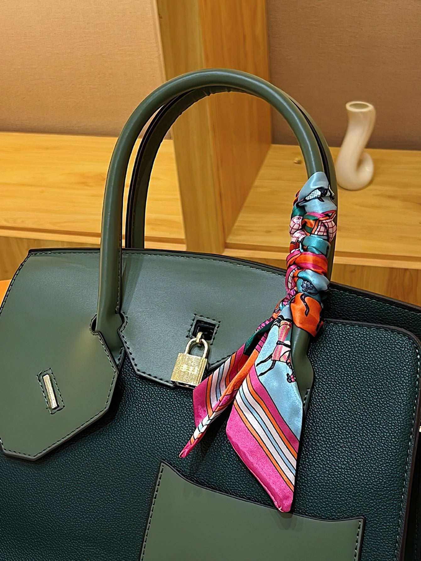 Luxury Croc-Embossed Tote: Spacious Kelly-Style Shoulder Bag with Detachable Strap - 9 Colours