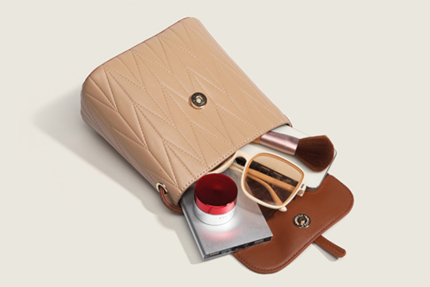 **Stylish and Simple Contrast Color Flap Crossbody Bag**