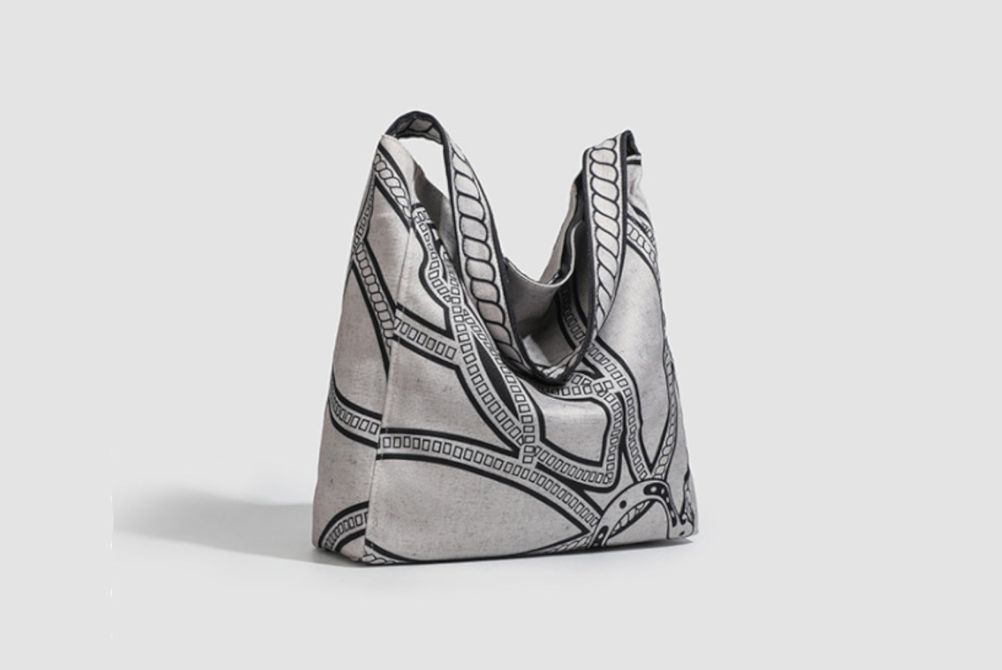 Simple and versatile canvas shoulder bag for women