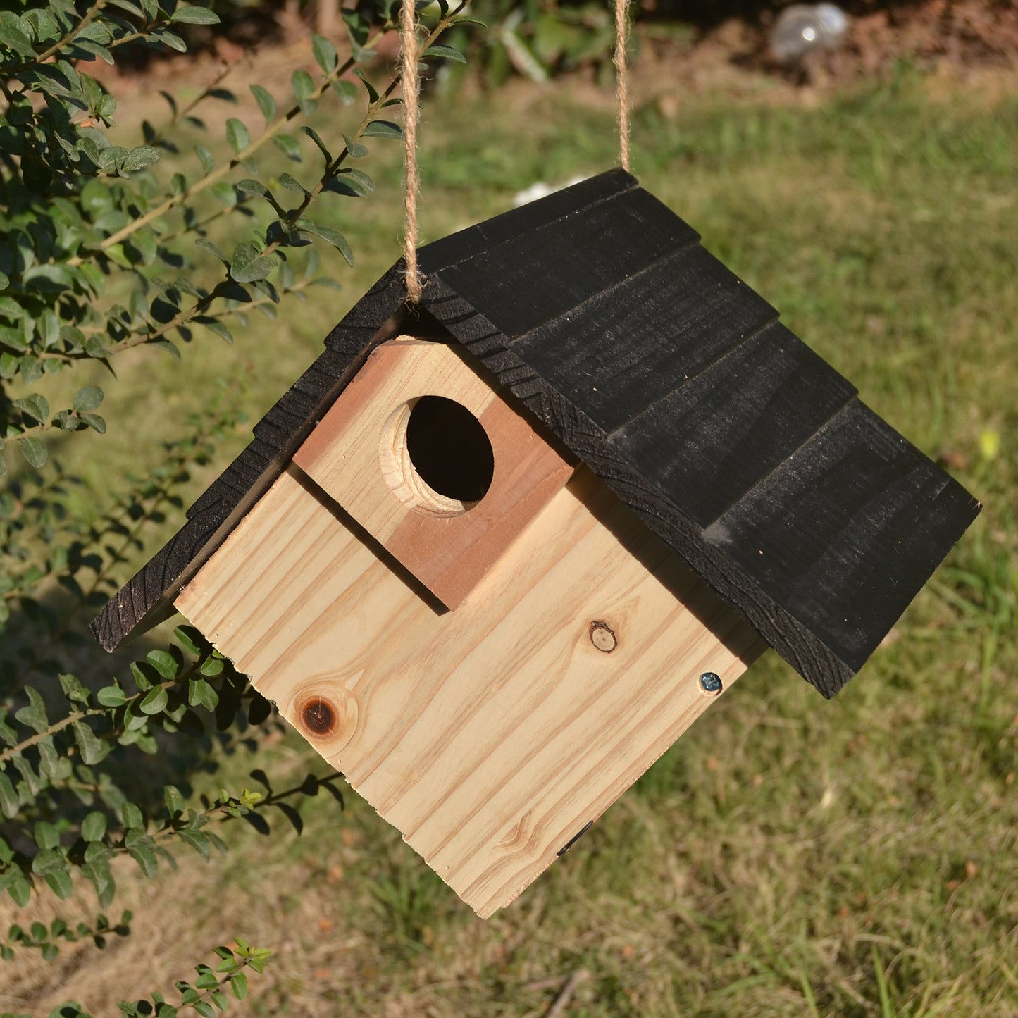 **Wooden Bird Nest Breeding Box**