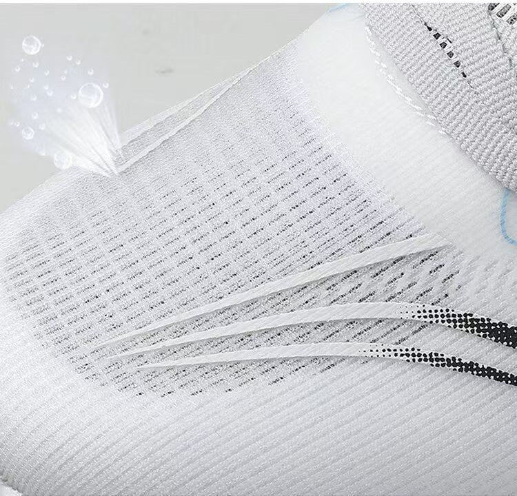 Lightweight and Breathable Men's Running Shoes for Summer