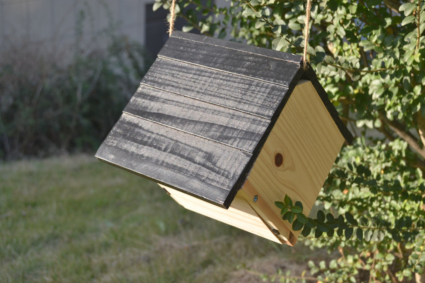 **Wooden Bird Nest Breeding Box**