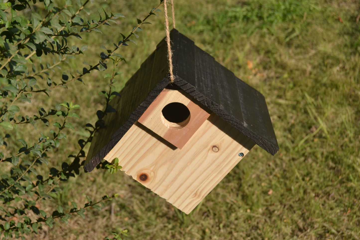 **Wooden Bird Nest Breeding Box**