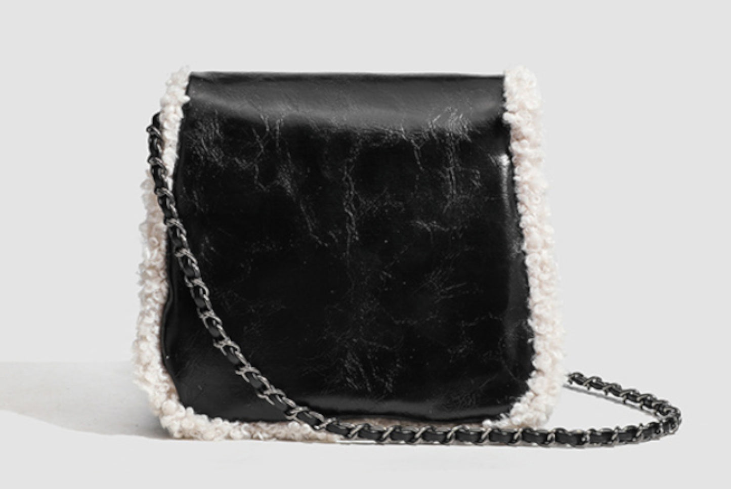 Lambswool Chain Saddle Bag (Black)**