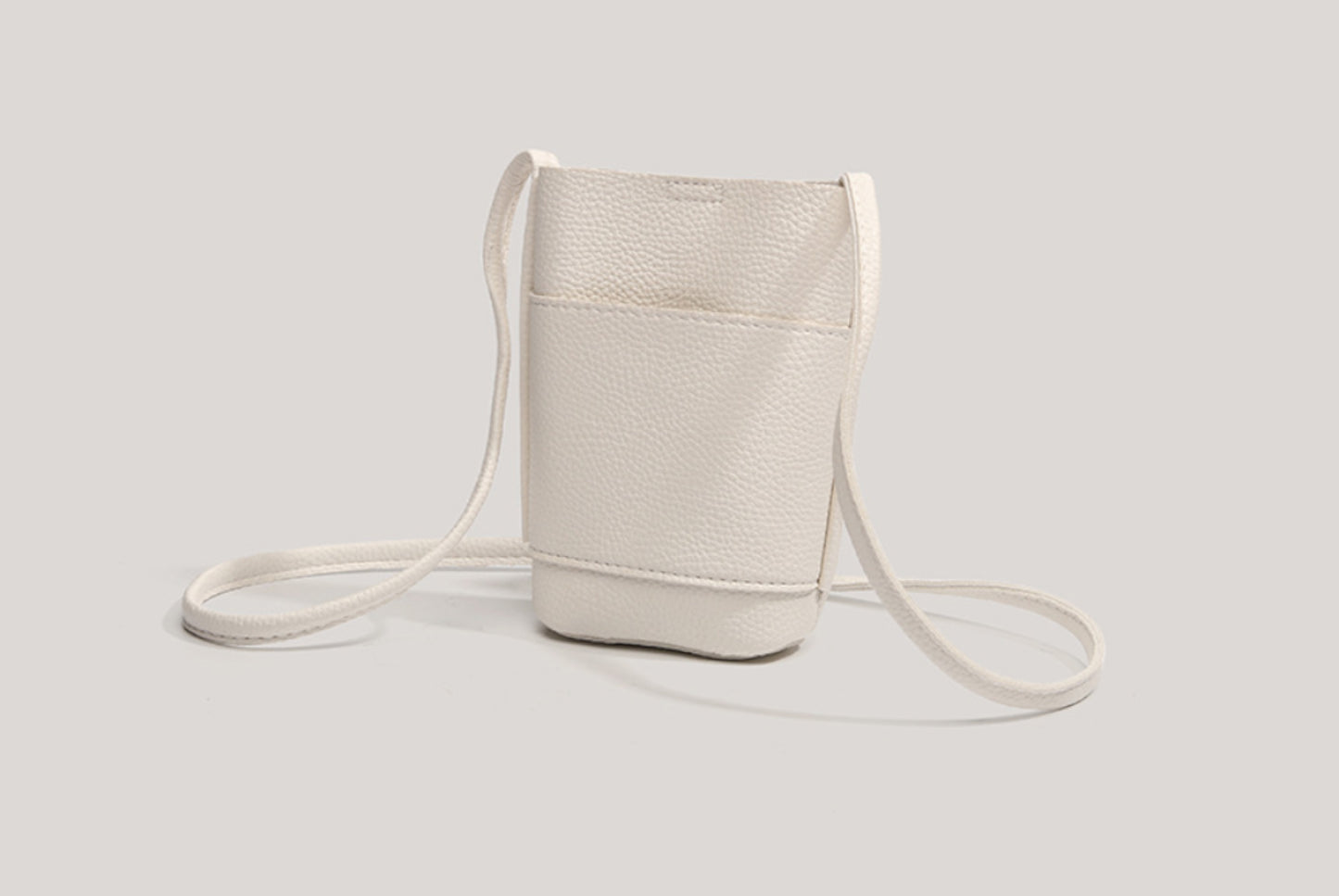 Lightweight and Stylish Crossbody Bucket Bag
