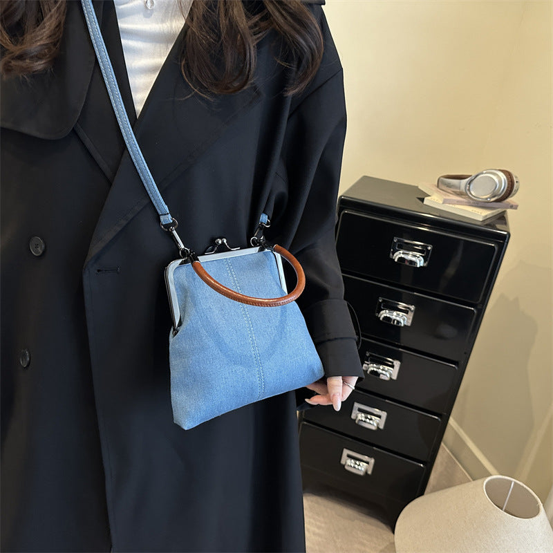 Versatile and Stylish Crossbody Bag
