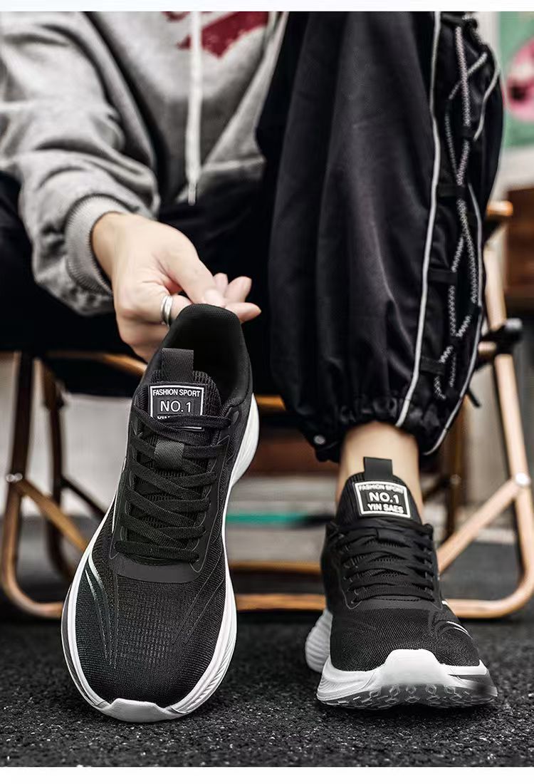 Lightweight and Breathable Men's Running Shoes for Summer