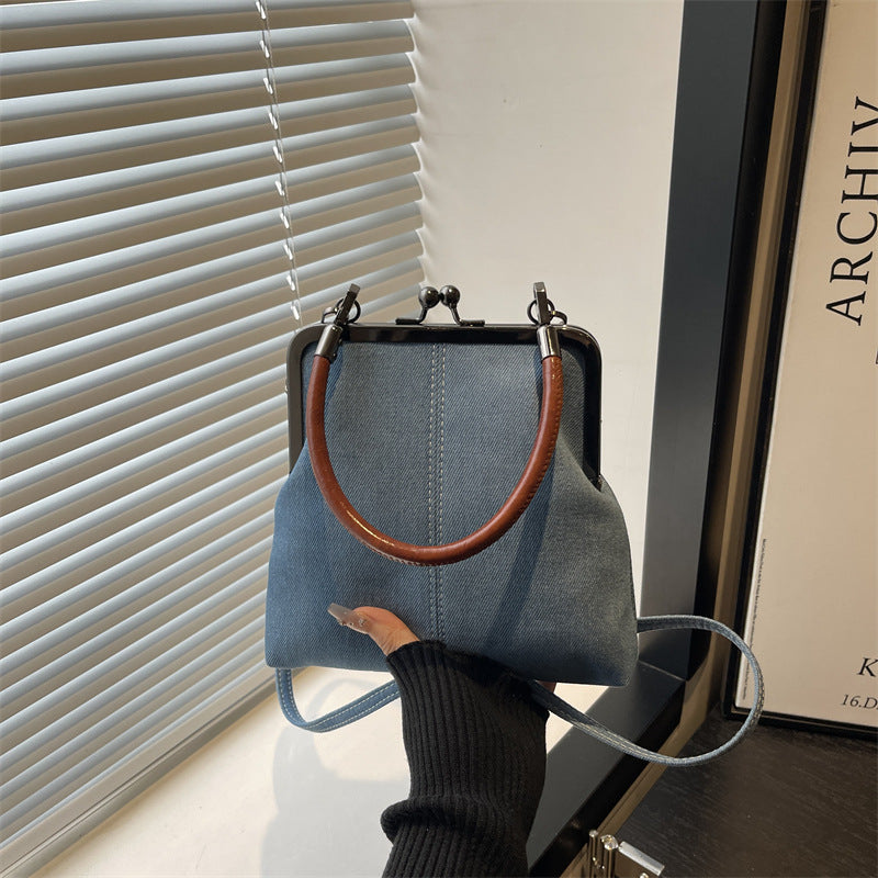 Versatile and Stylish Crossbody Bag