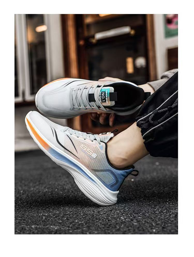 Lightweight and Breathable Men's Running Shoes for Summer