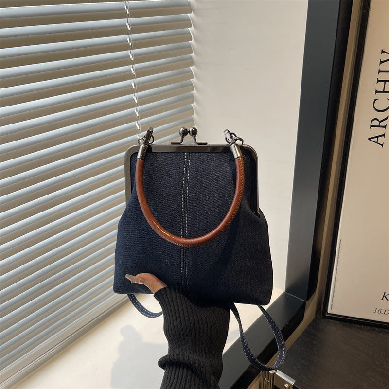 Versatile and Stylish Crossbody Bag