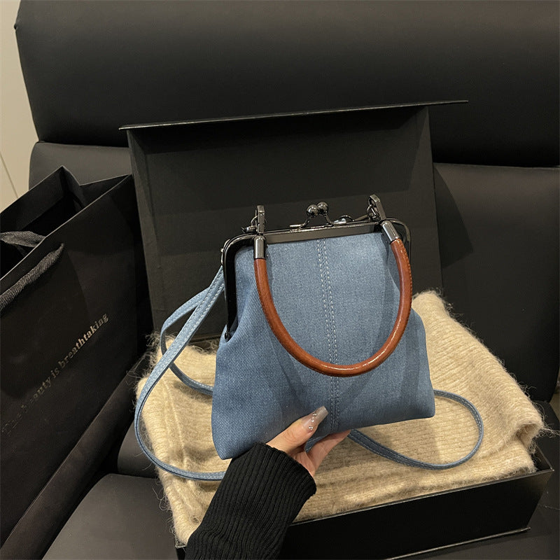 Versatile and Stylish Crossbody Bag