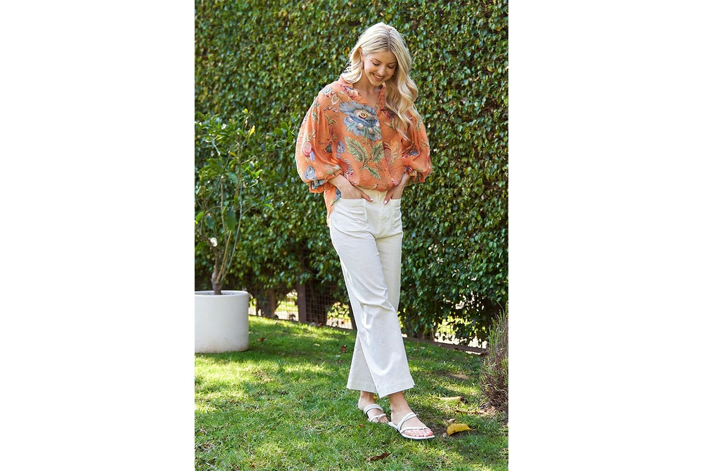 Fashionable Printed V-Neck Three-Quarter Sleeve Women's Shirt