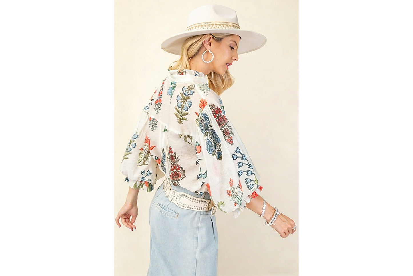 Fashionable Printed V-Neck Three-Quarter Sleeve Women's Shirt
