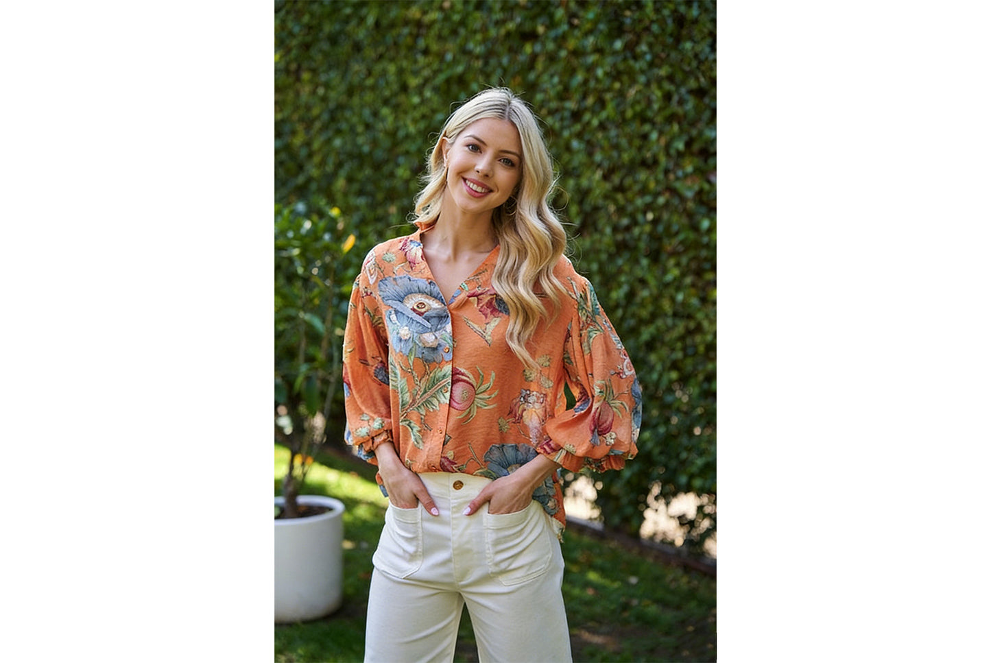 Fashionable Printed V-Neck Three-Quarter Sleeve Women's Shirt