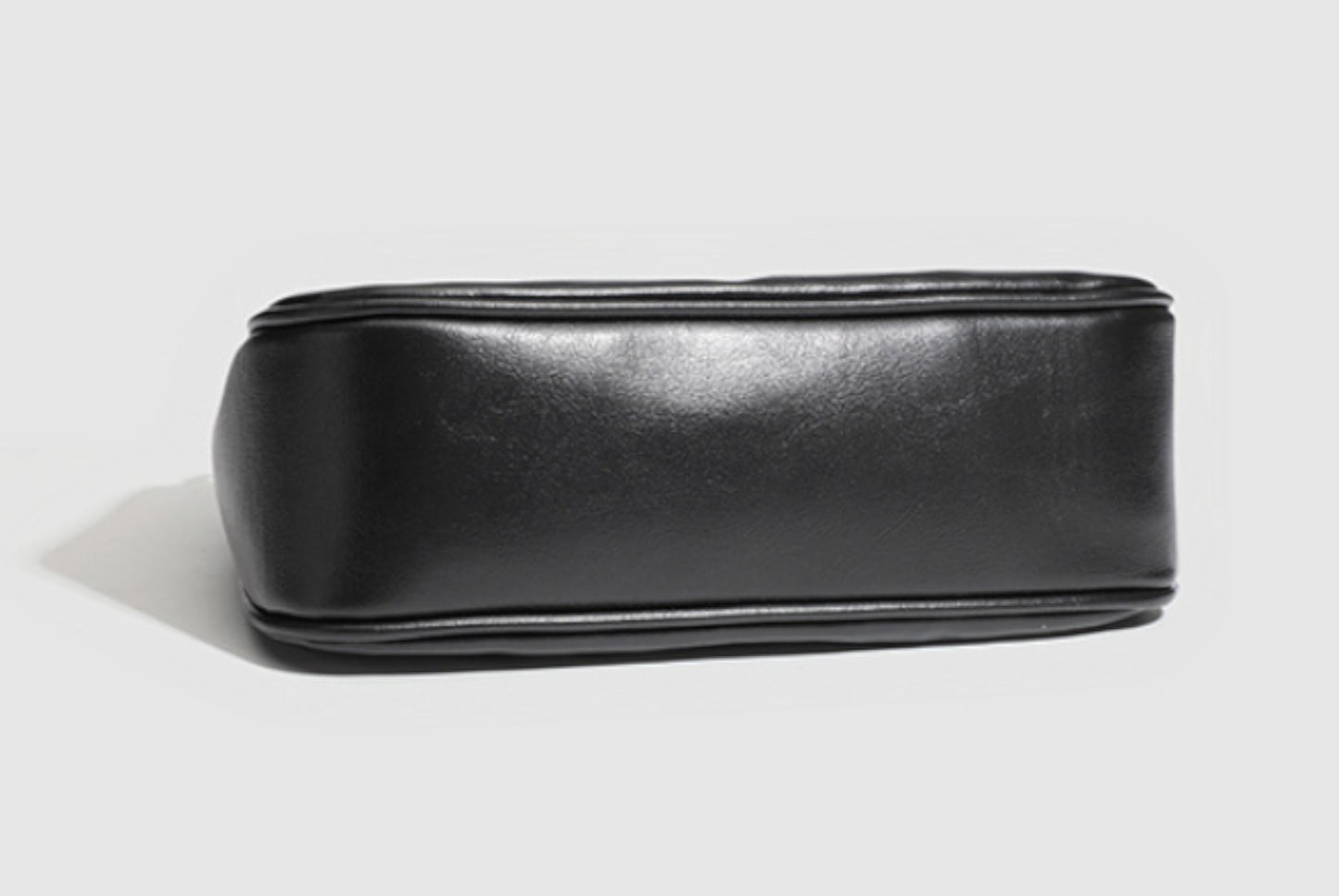 Versatile, stylish shoulder bag
