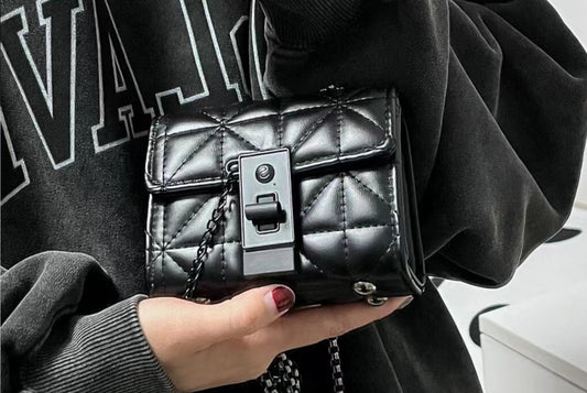 Diamond-Quartz Chain Mini Bag in Black