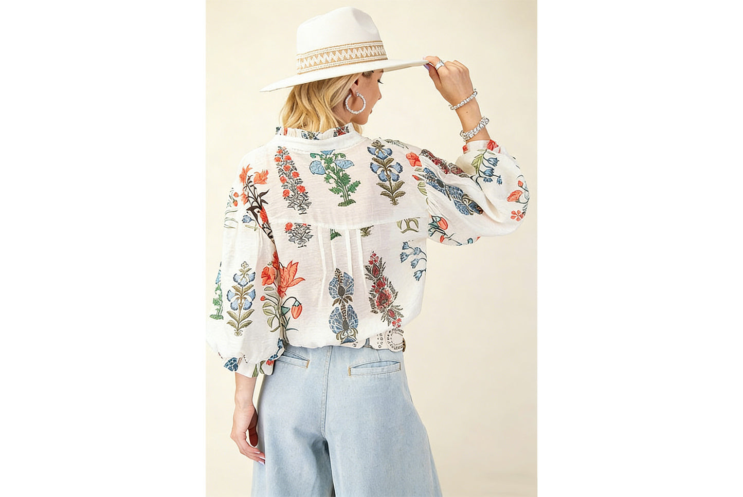 Fashionable Printed V-Neck Three-Quarter Sleeve Women's Shirt