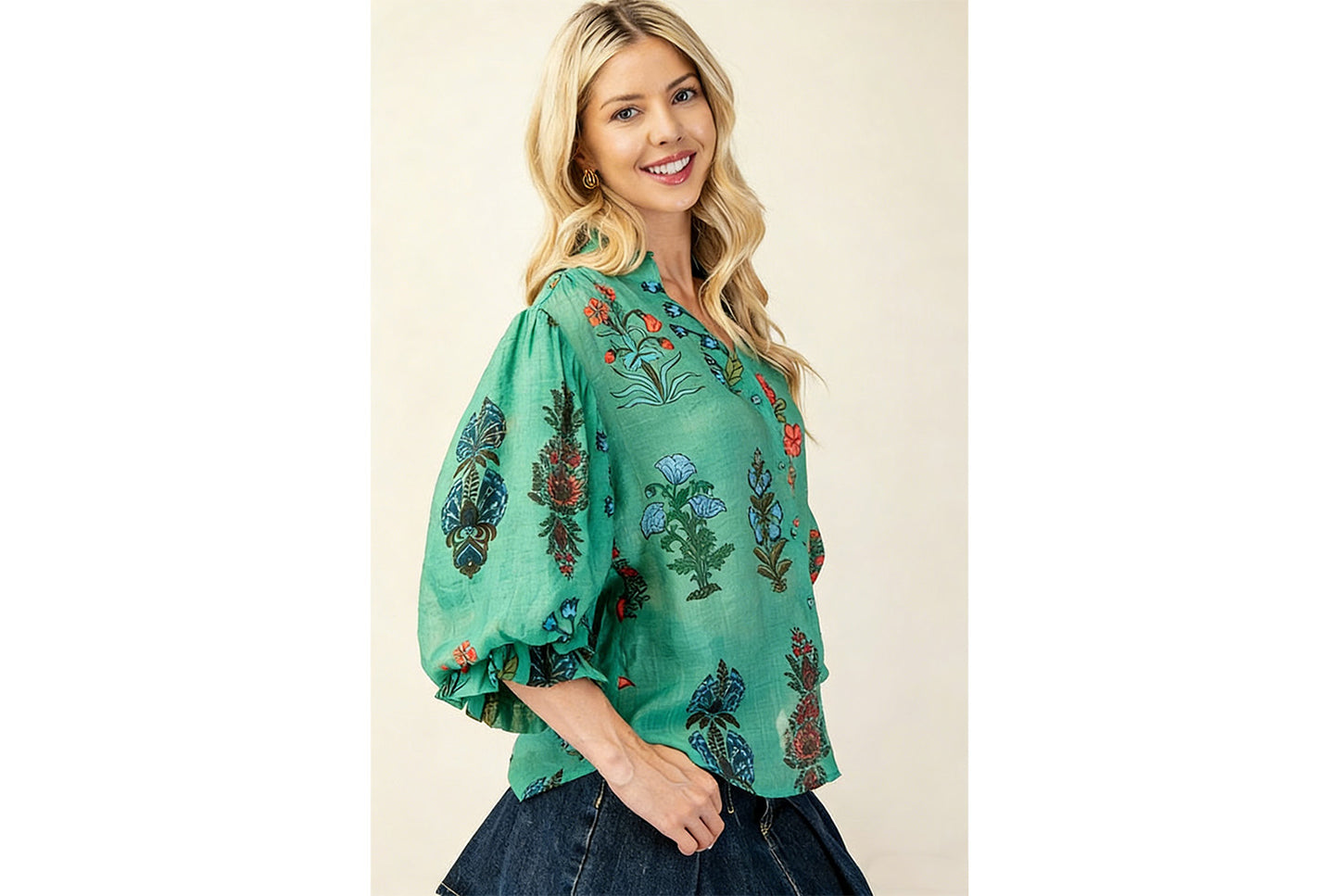 Fashionable Printed V-Neck Three-Quarter Sleeve Women's Shirt